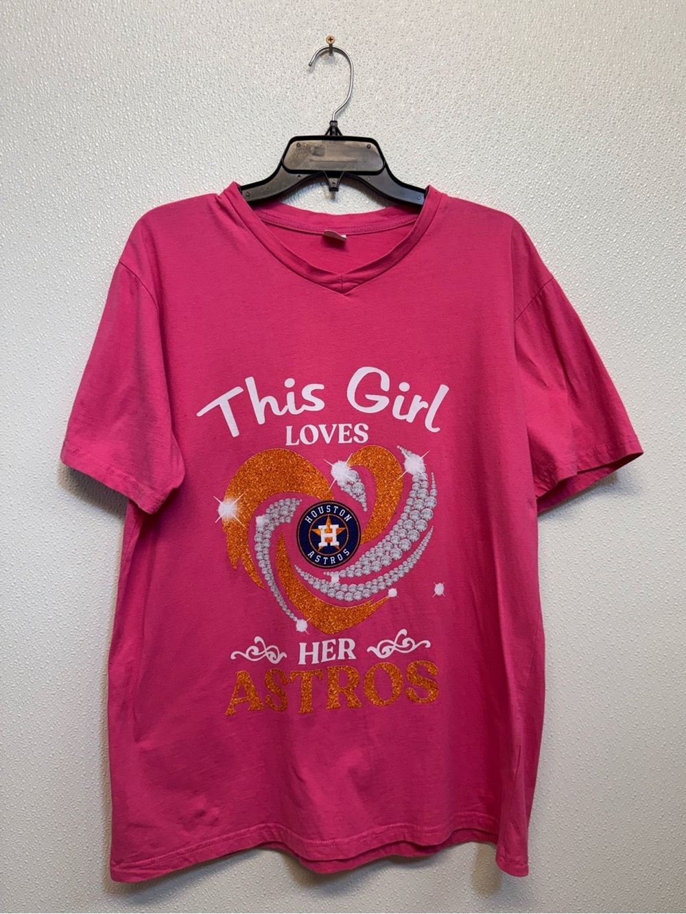 Women's Pink Graphic Tee - This Girl Loves Her Astros Sz L (E-52)